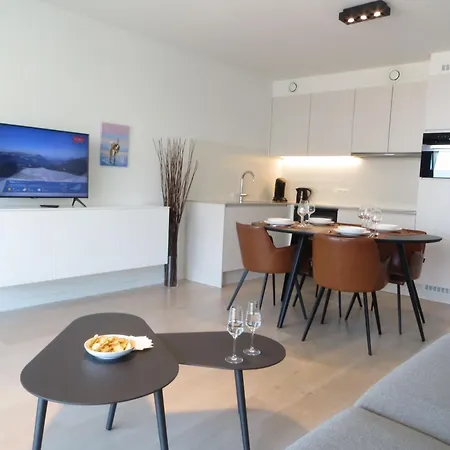 Apartment Crystal 03-03