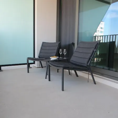 Apartment Crystal 03-03